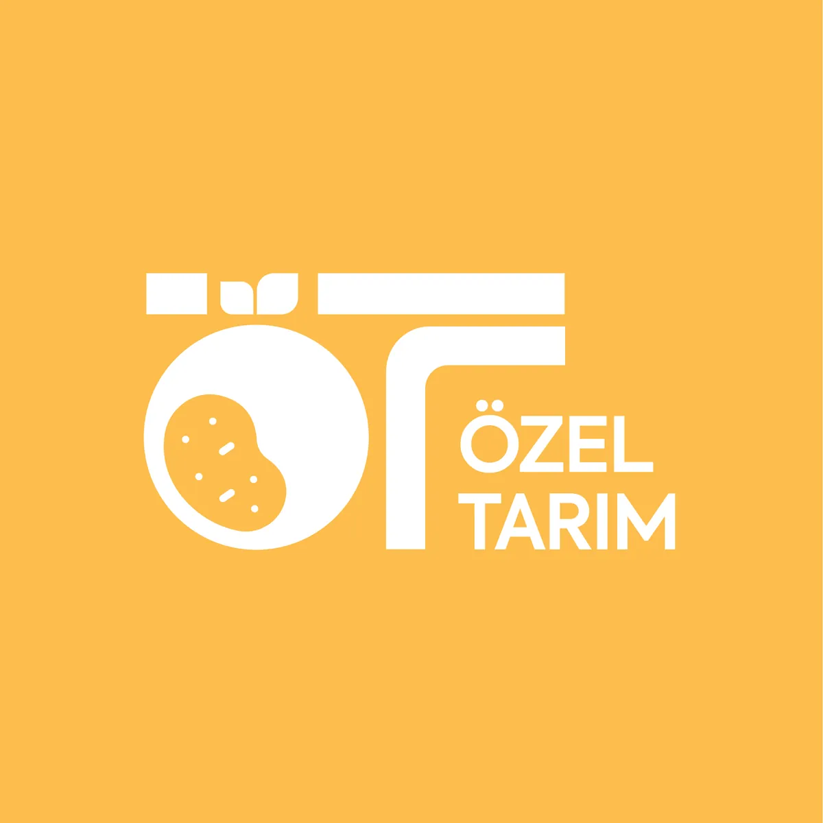 Özel Tarım logosunun beyaz tek renk versiyonu, Golden Potato Yellow sarı zeminde.